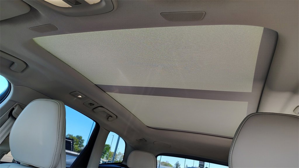 Used 2026 Volvo XC60 B5 Ultra w/ Climate Package PRO image 26