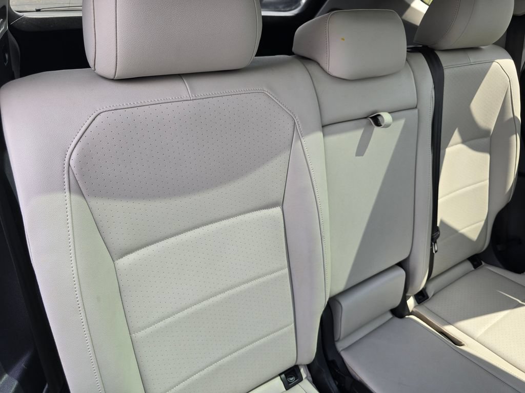 Used 2020 Volkswagen Tiguan SEL AWD/4WD image 14