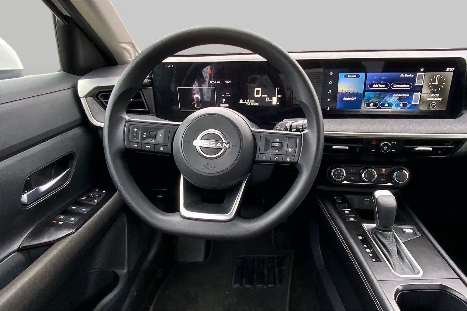 Used 2025 Nissan Kicks SV AWD/4WD image 11