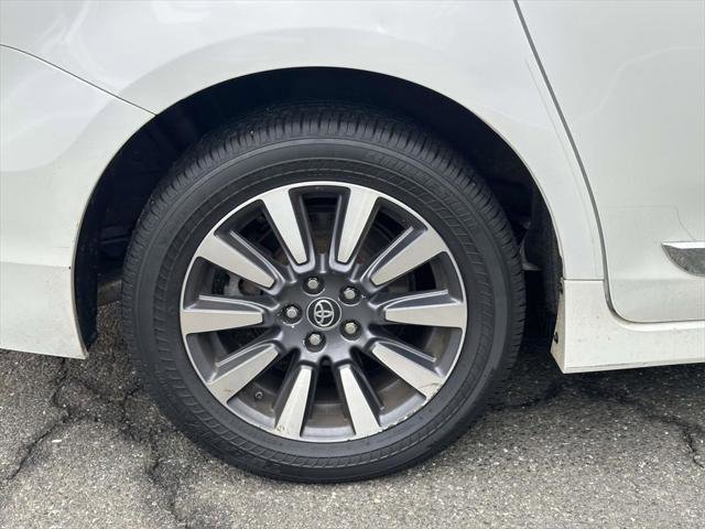 Used 2019 Toyota Sienna XLE image 8