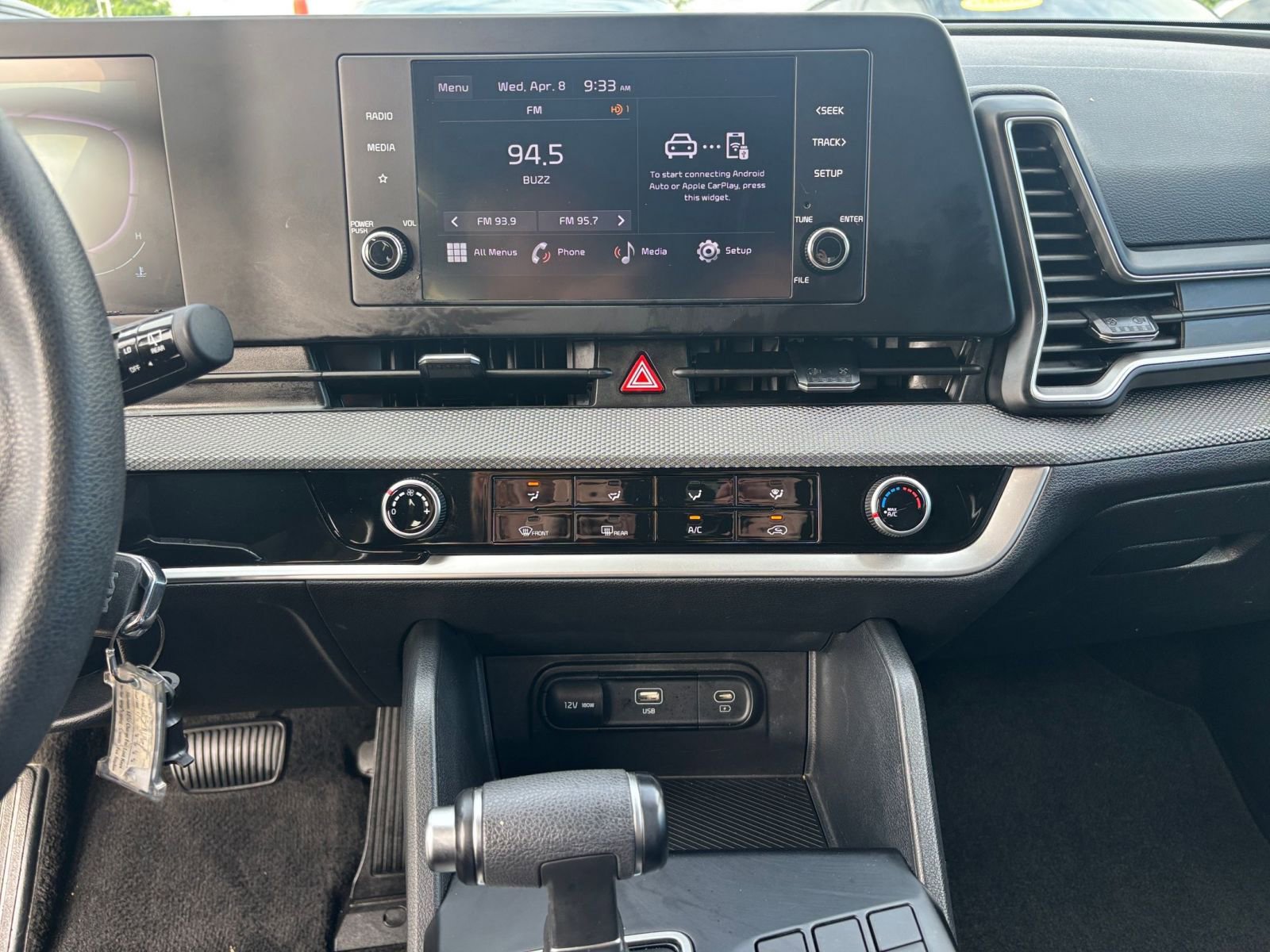 Used 2025 Kia Sportage LX image 17