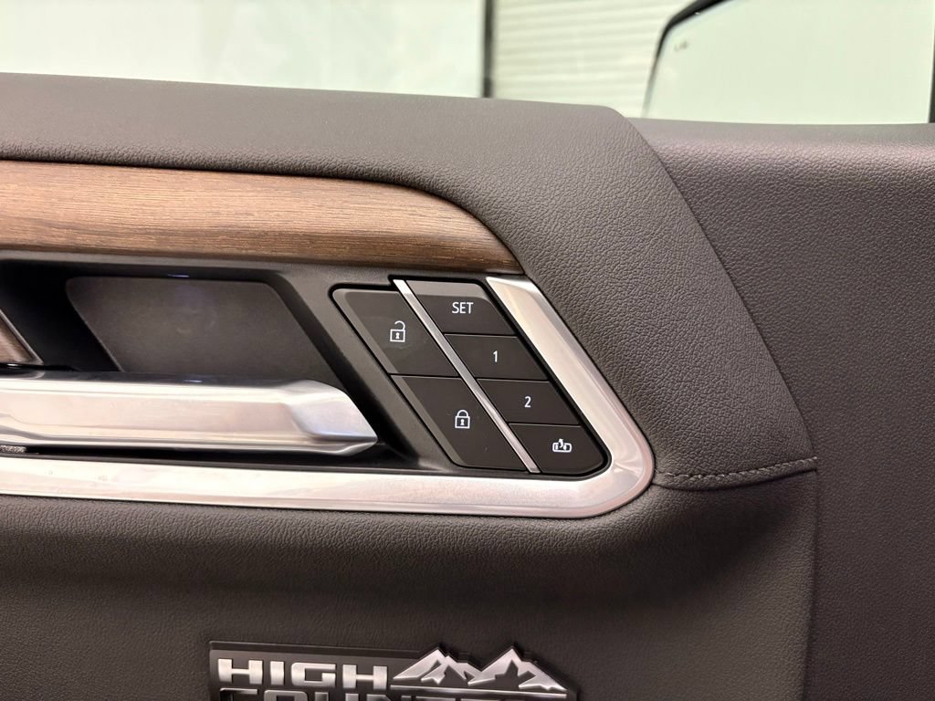New 2026 Chevrolet Silverado 1500 High Country w/ Technology Package AWD/4WD image 5