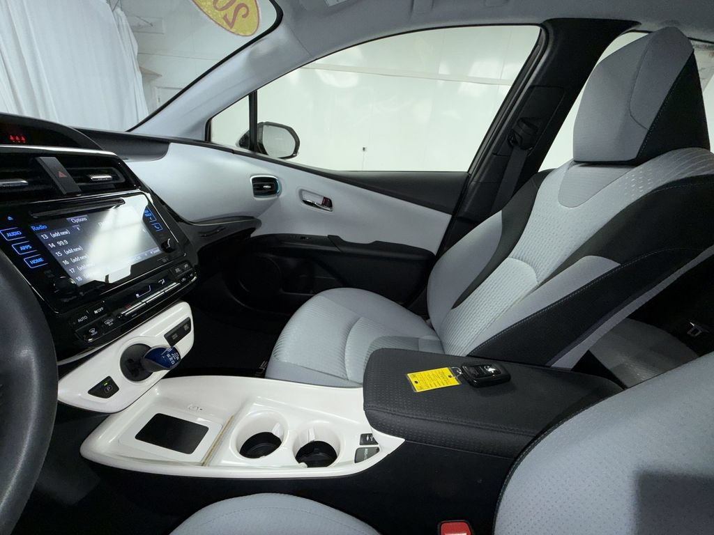 Used 2017 Toyota Prius Four FWD image 22
