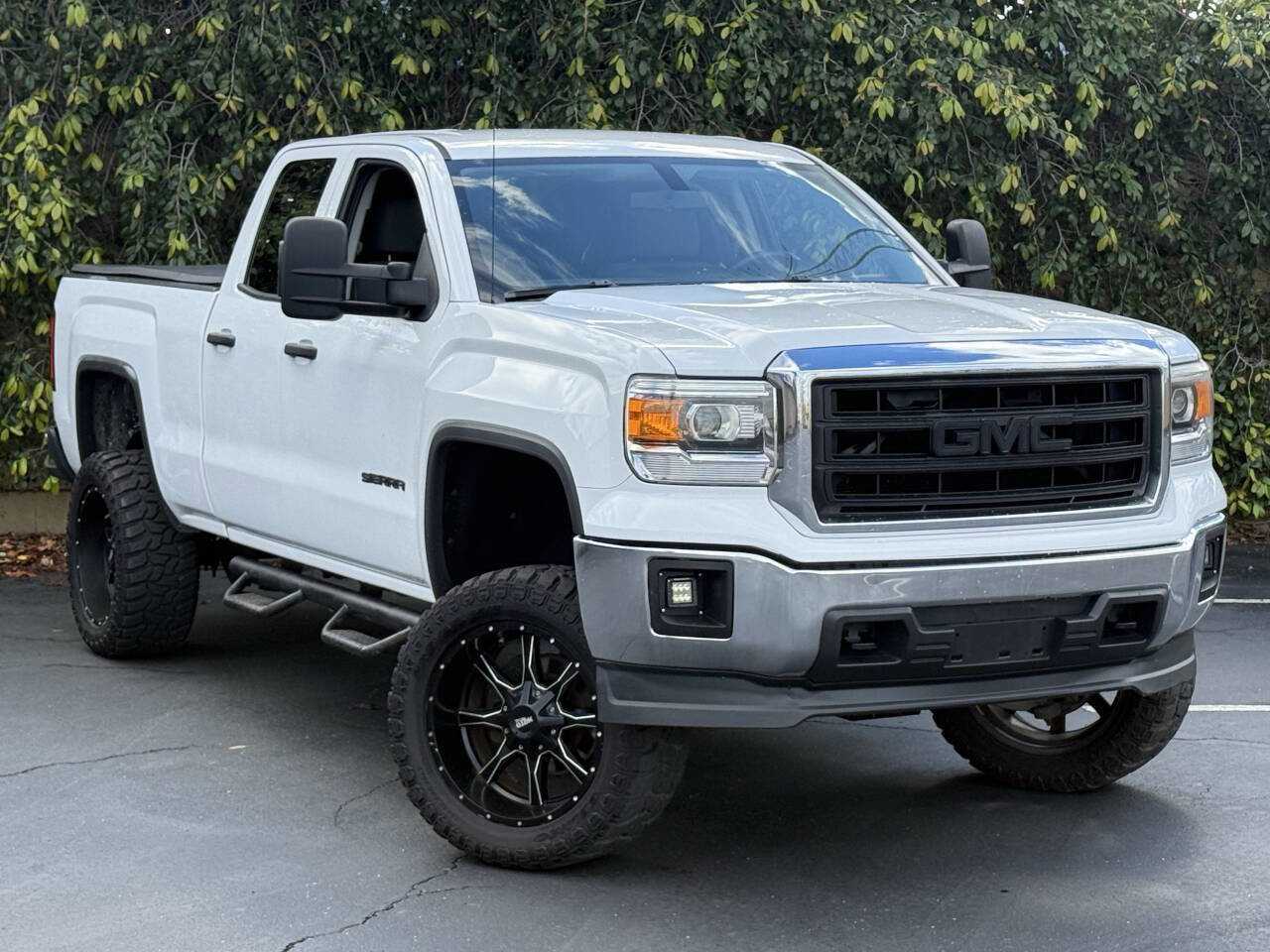 Used 2014 GMC Sierra 1500 4x4 Double Cab image 1