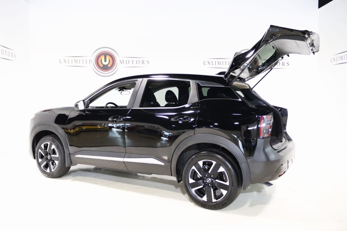 Used 2025 Nissan Kicks SV AWD/4WD image 22