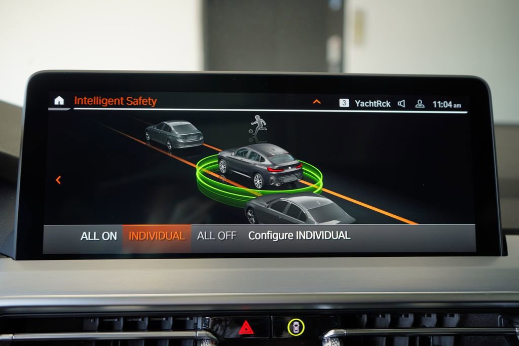 Used 2025 BMW X4 xDrive30i w/ Premium Package image 18