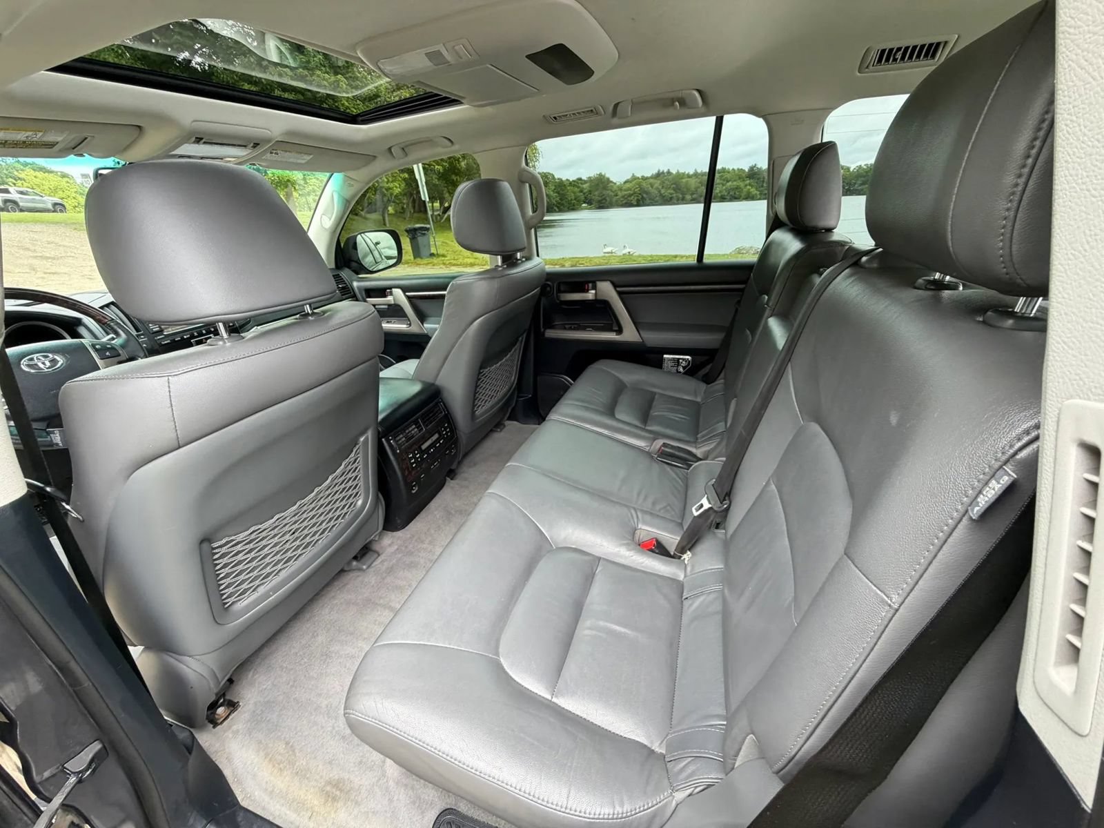 Used 2011 Toyota Land Cruiser w/ Upgrade Pkg AWD/4WD image 53