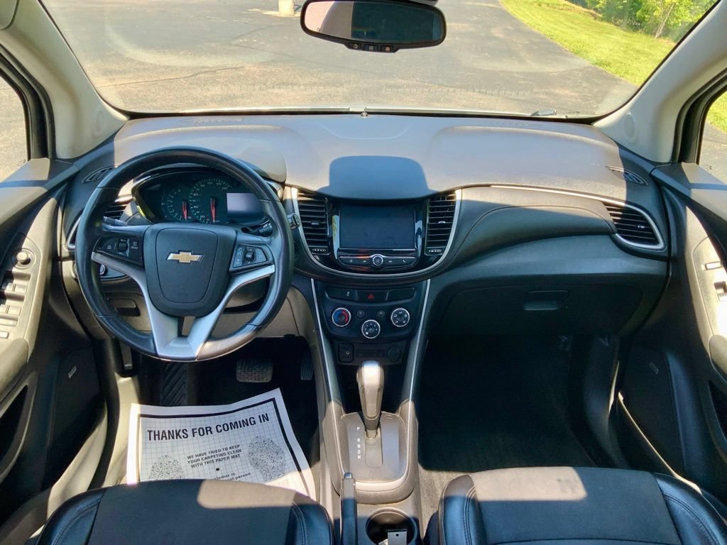 Used 2020 Chevrolet Trax LT w/ Sun & Sound Package FWD image 16