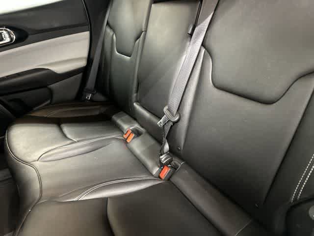 Used 2025 Jeep Compass Limited image 11