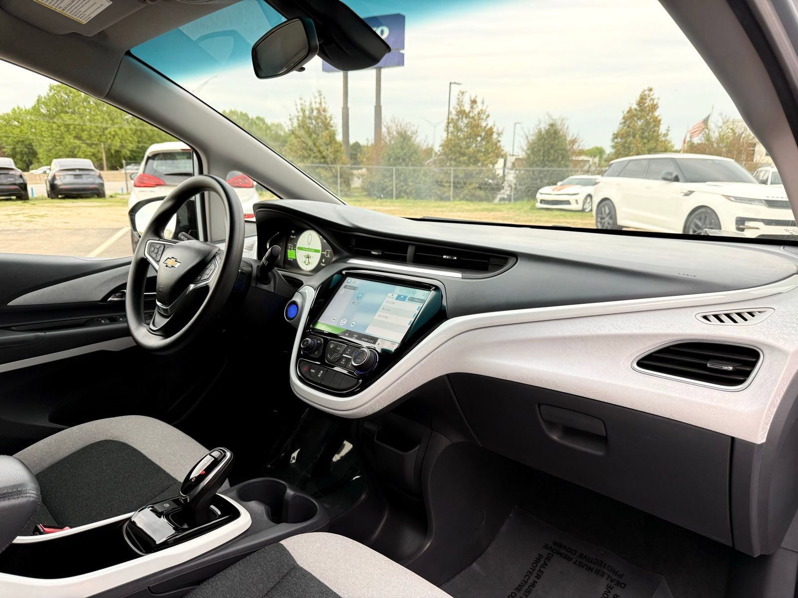 Used 2018 Chevrolet Bolt LT FWD image 25