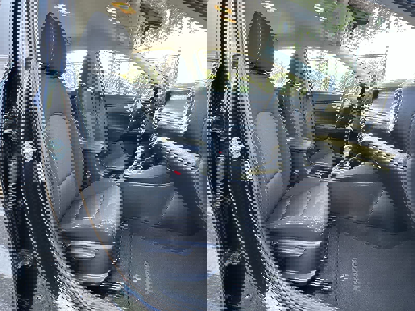 Used 2023 Kia Forte LXS image 9