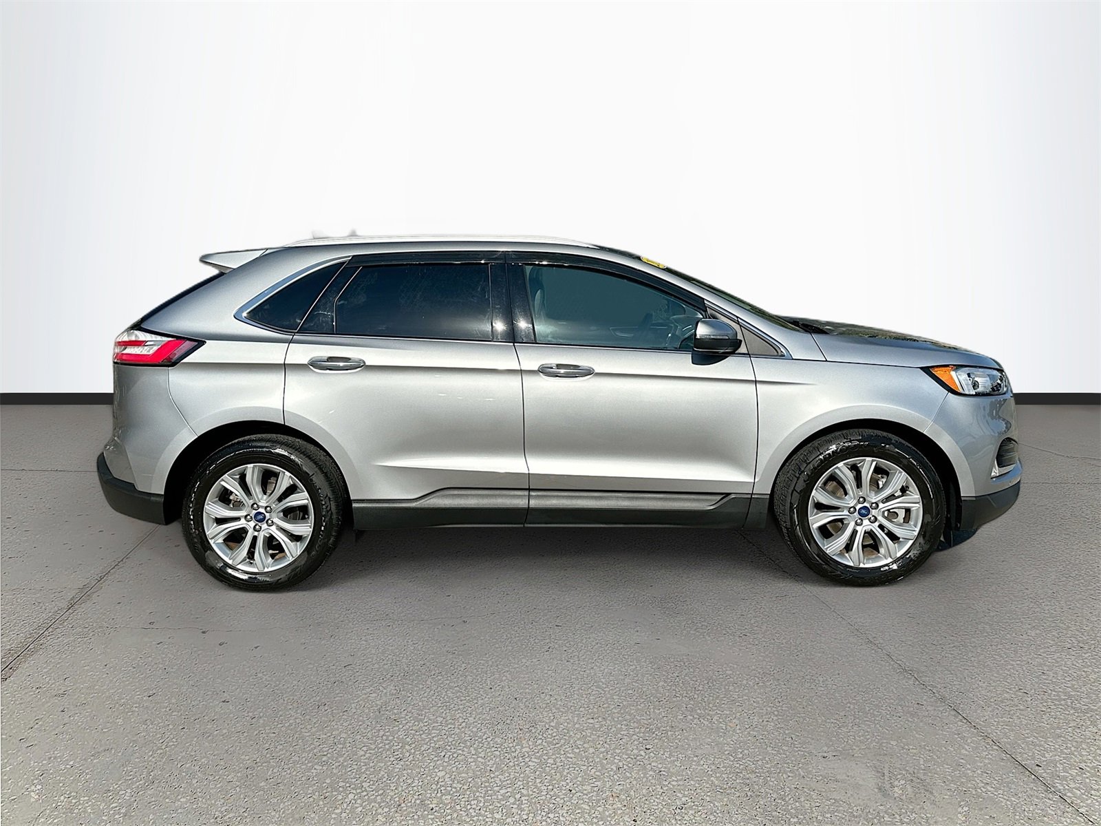 Used 2021 Ford Edge Titanium image 8