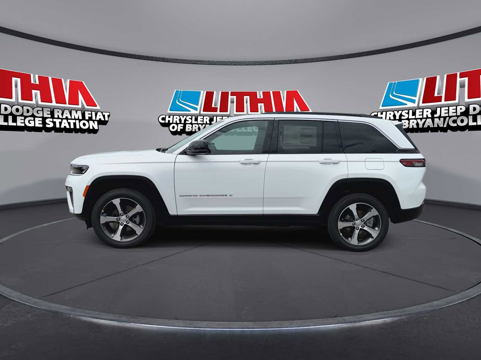 New 2026 Jeep Grand Cherokee Limited AWD/4WD image 5