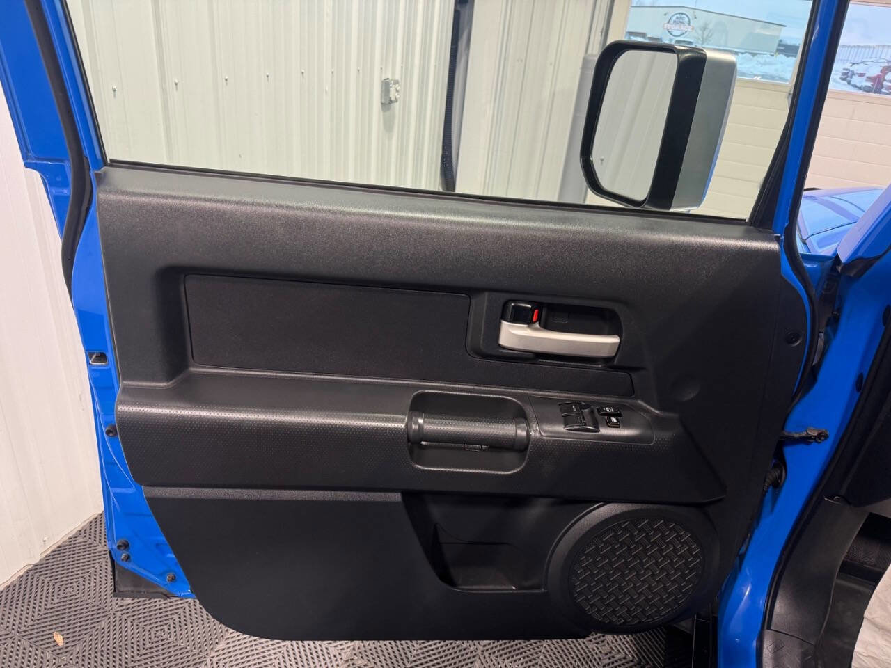 Used 2008 Toyota FJ Cruiser 4WD image 9