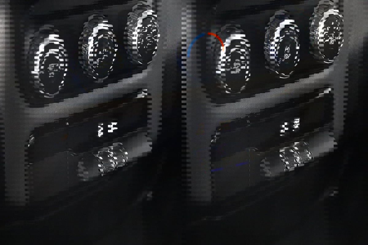 Used 2021 RAM 1500 Big Horn image 14