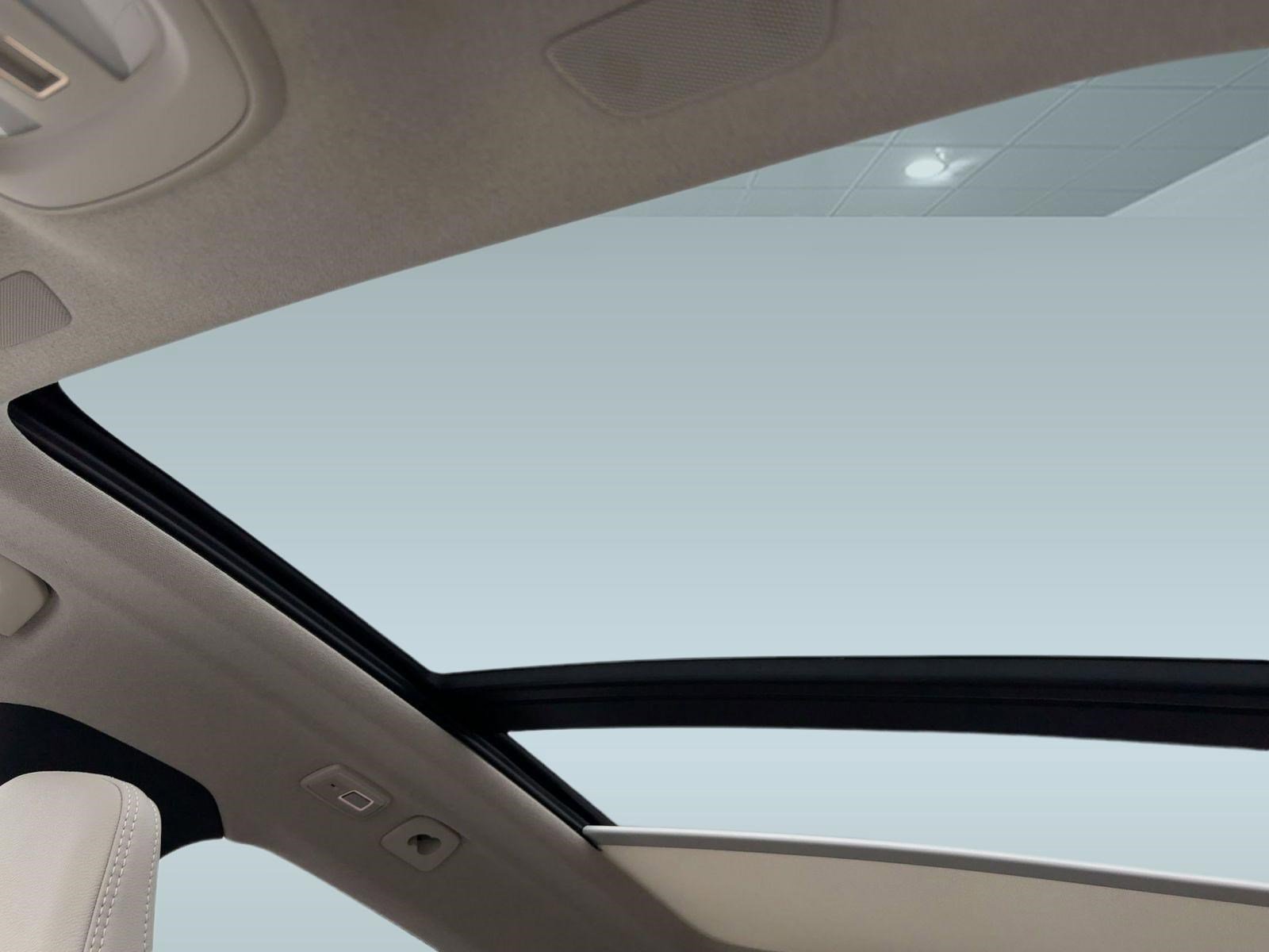 New 2026 Volvo XC40 B5 Ultra w/ Protection Package image 14