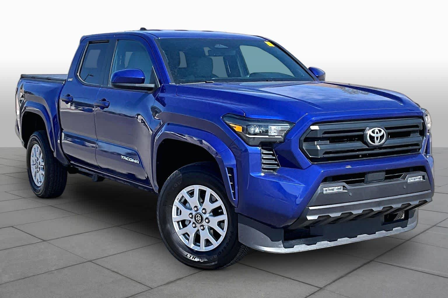 Used 2025 Toyota Tacoma SR5 AWD/4WD image 3