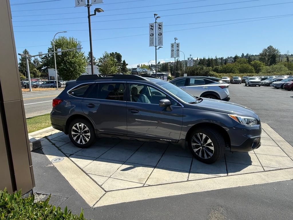 Used 2017 Subaru Outback 2.5i Limited AWD/4WD image 5
