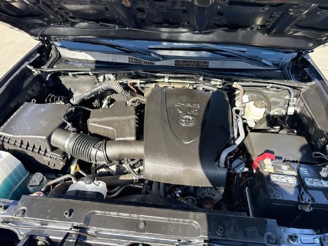 Used 2023 Toyota Tacoma SR5 AWD/4WD image 27