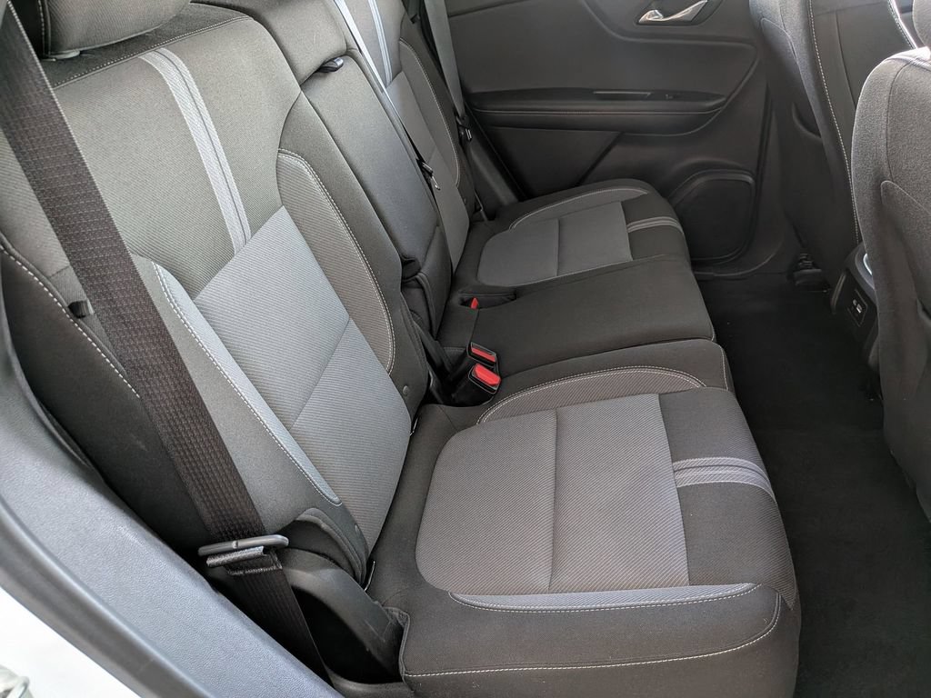 Used 2025 Chevrolet Blazer LT FWD image 29