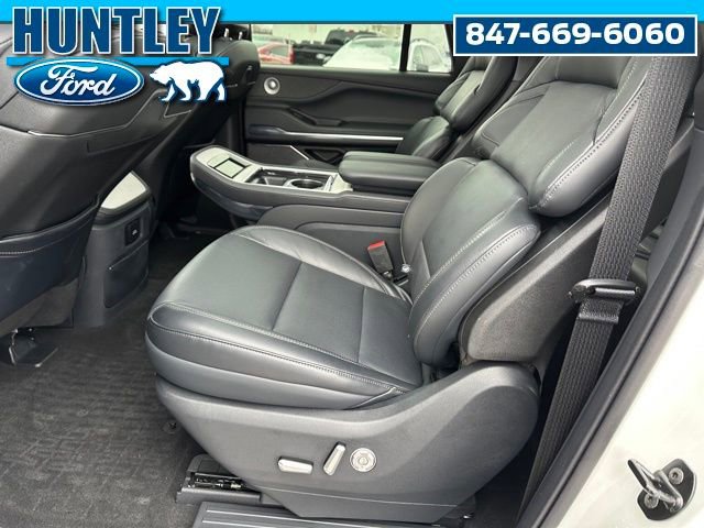 Used 2025 Lincoln Navigator L Reserve w/ Jet Appearance Package image 18