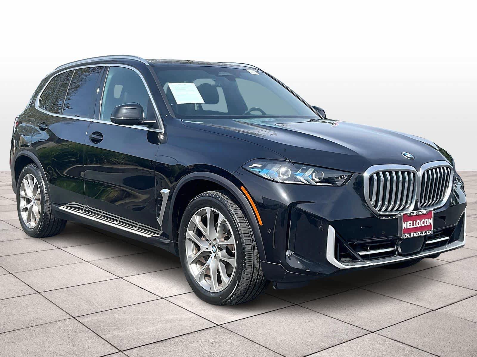 Used 2024 BMW X5 xDrive40i w/ Premium Package image 2