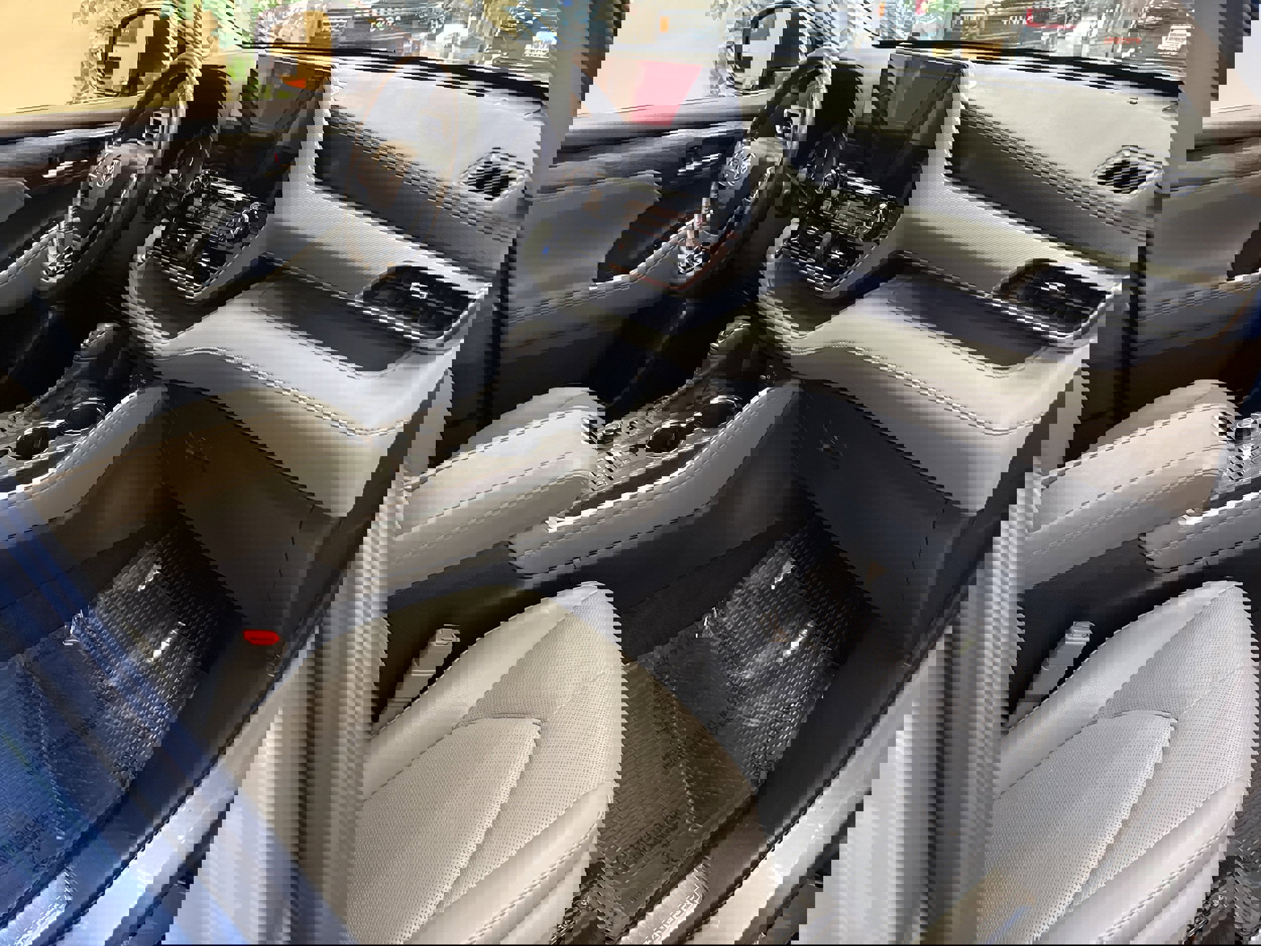 Used 2022 Toyota Highlander Platinum image 18