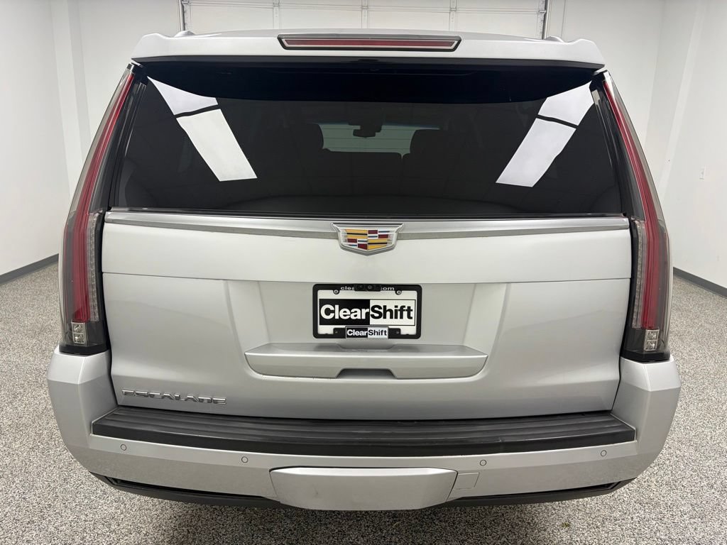 Used 2017 Cadillac Escalade ESV Luxury AWD/4WD image 6