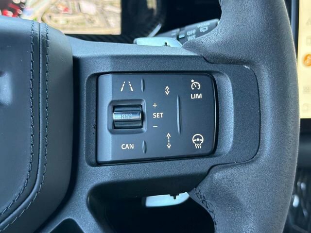 Used 2023 Land Rover Defender 90 V8 AWD/4WD image 30