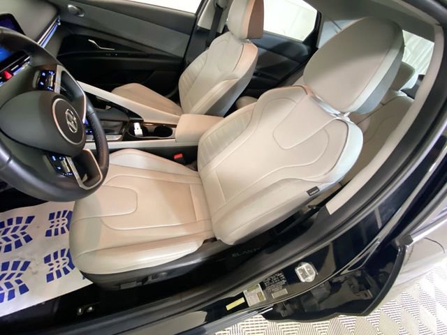Used 2023 Hyundai Elantra Limited w/ Preferred Accessory Package image 15
