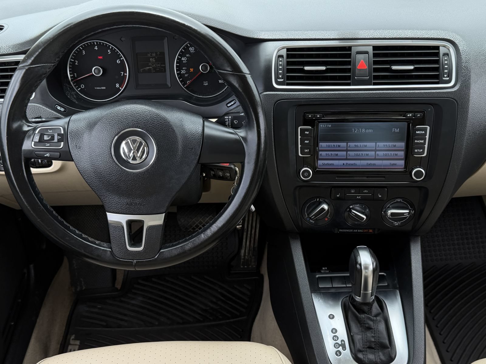 Used 2013 Volkswagen Jetta SE FWD image 13