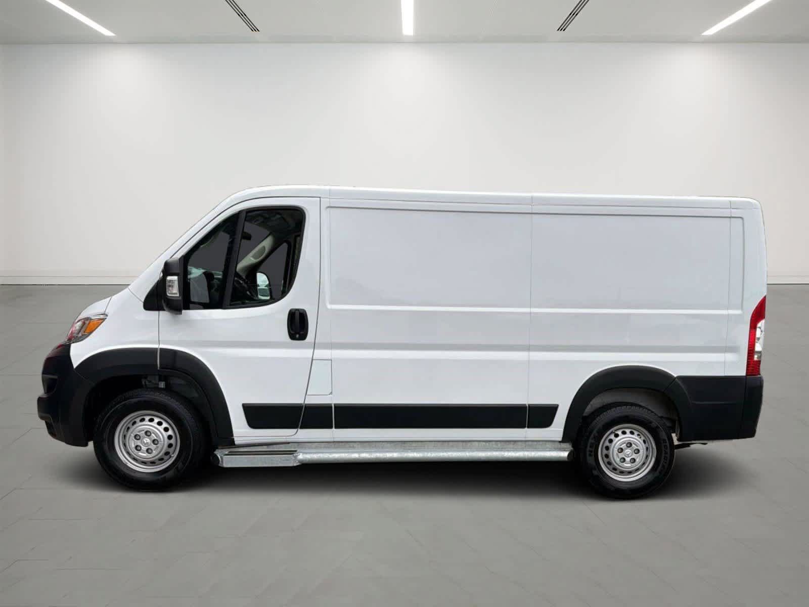 Used 2025 RAM ProMaster 2500 w/ U-Haul Equipment Group FWD image 2