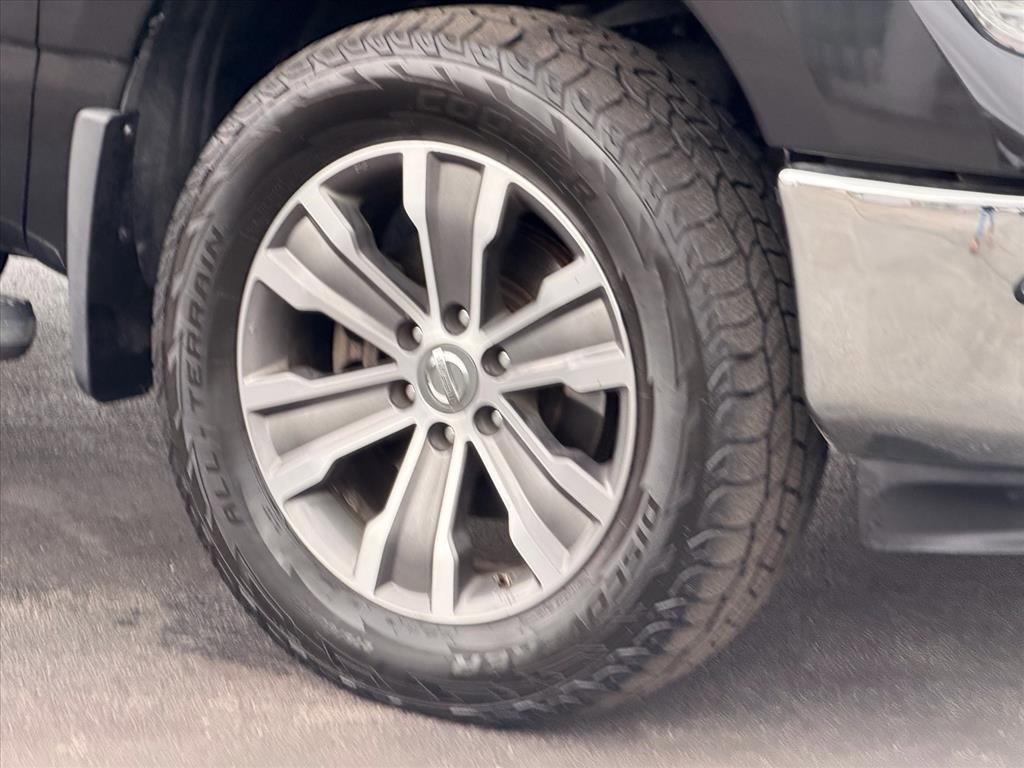 Used 2018 Nissan Titan SL image 24