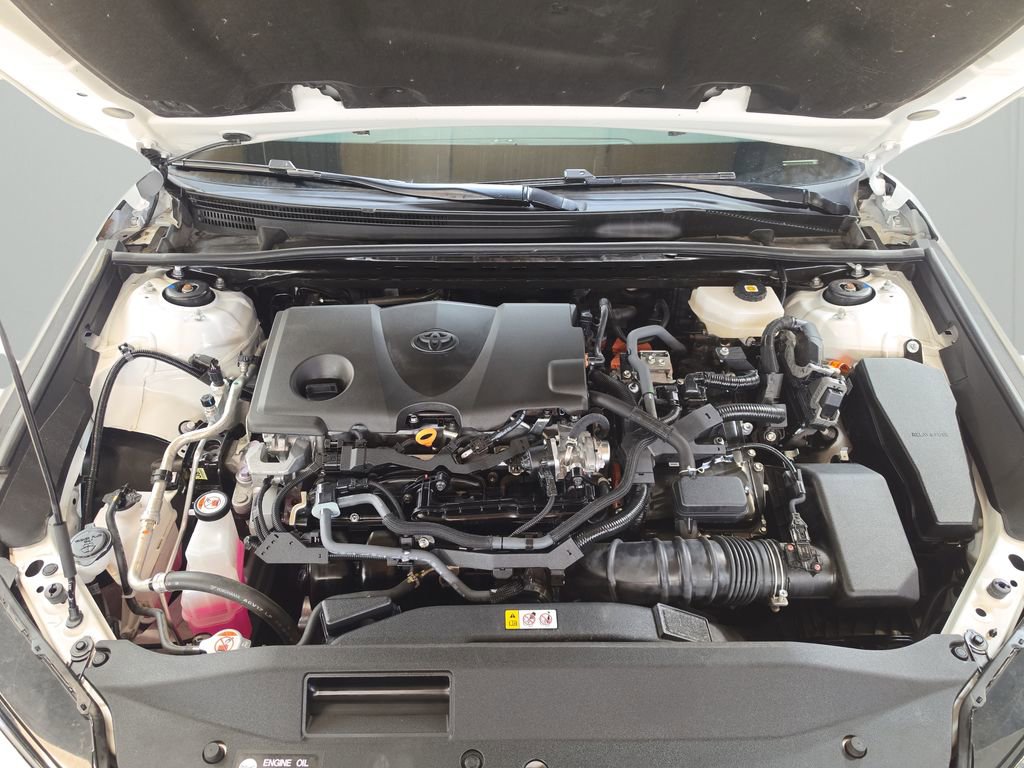 Used 2025 Toyota Camry SE image 9