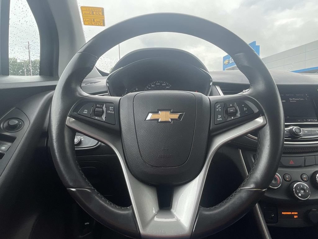 Used 2022 Chevrolet Trax LT w/ Midnight Edition AWD/4WD image 23
