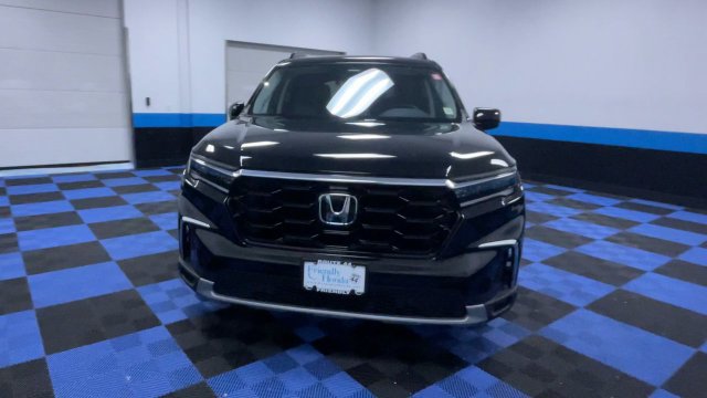 Certified 2023 Honda Pilot Touring image 3