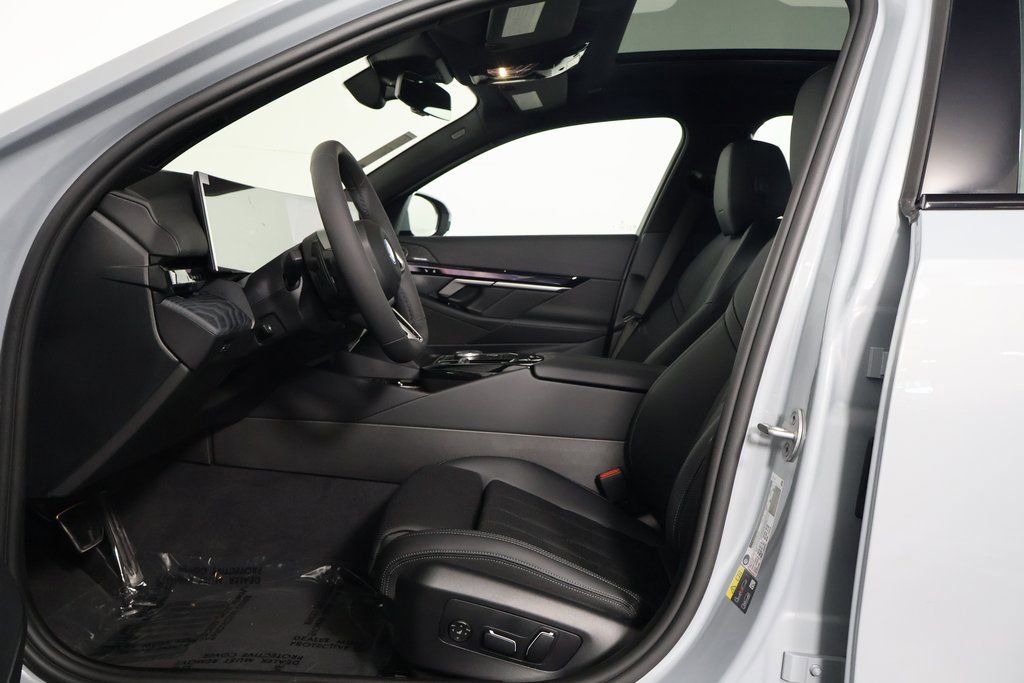 New 2026 BMW i5 eDrive40 w/ M Sport Package image 5