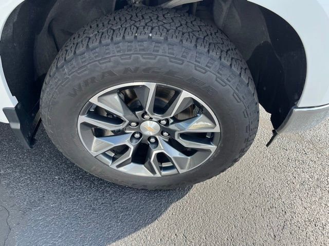 Used 2023 Chevrolet Silverado 1500 LT image 9