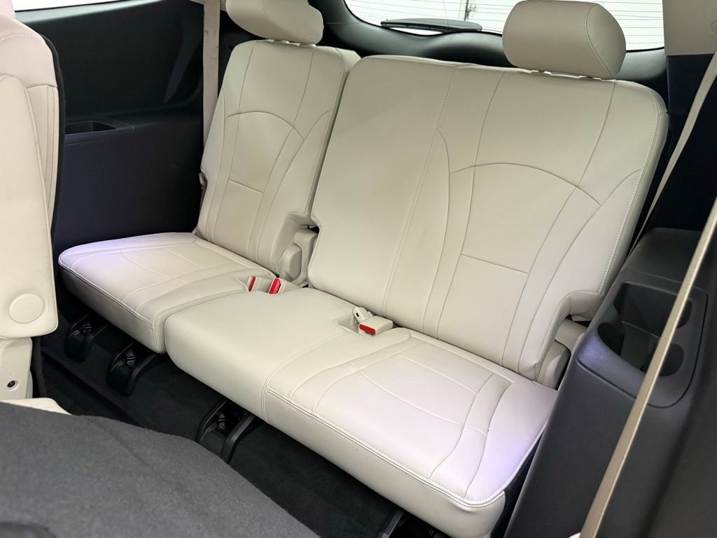 Used 2024 Buick Enclave Essence w/ Sport Touring Edition image 35