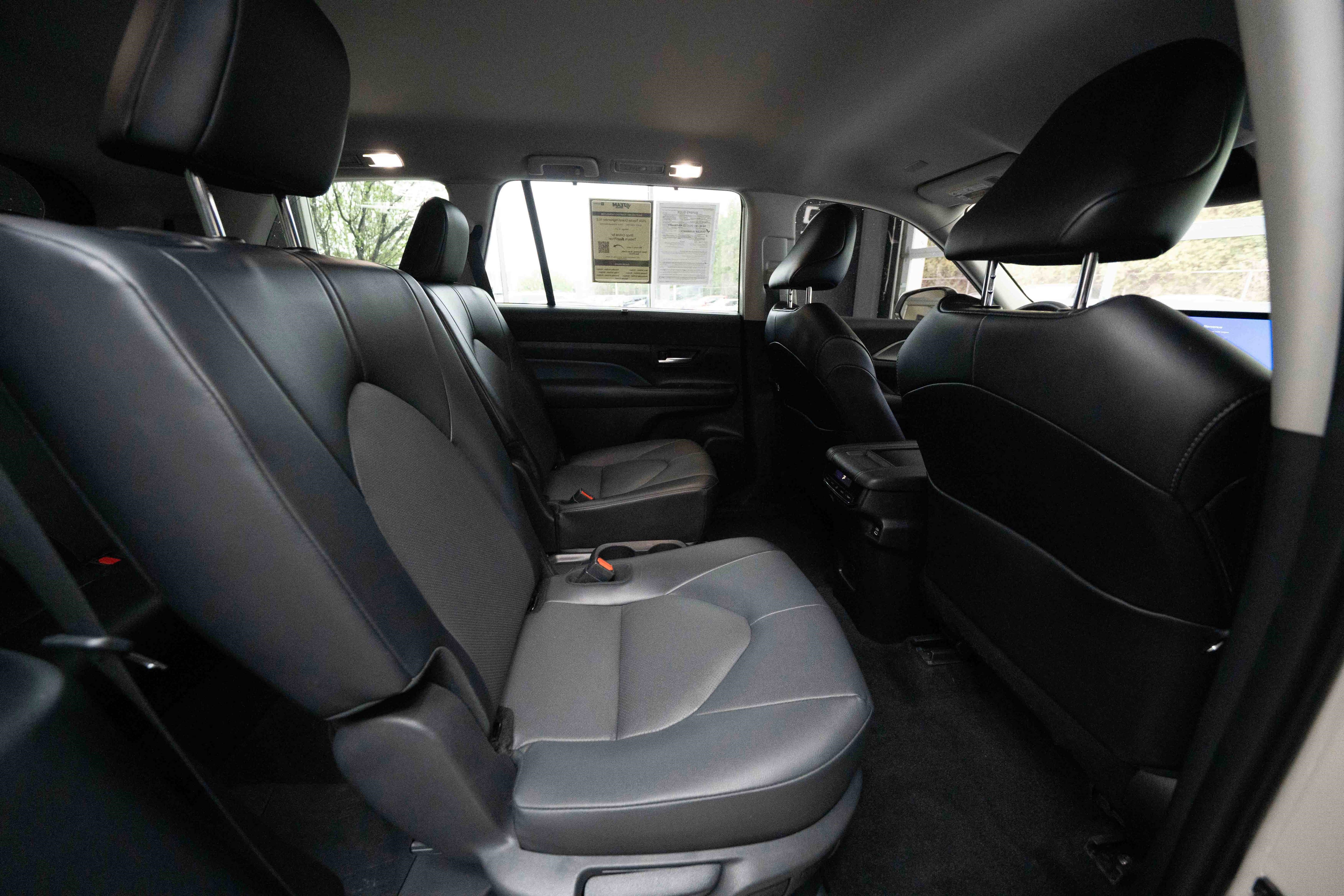 Used 2024 Toyota Grand Highlander XLE image 25