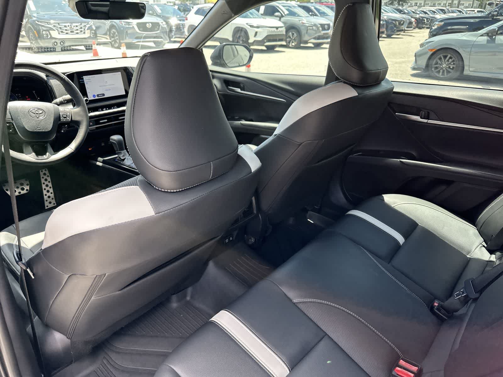 Used 2026 Toyota Camry SE w/ Convenience Package FWD image 3