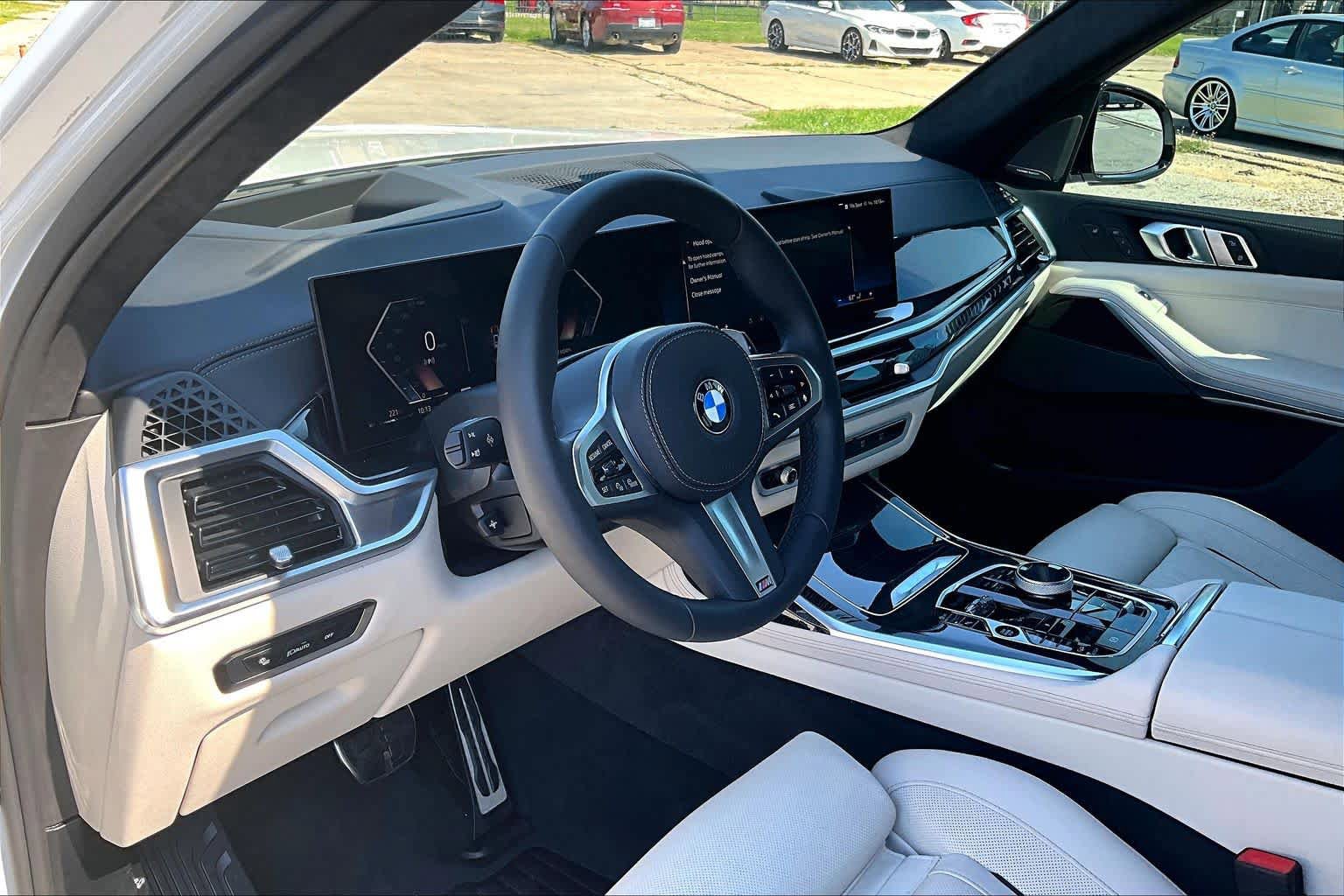 Used 2026 BMW X7 xDrive40i w/ Executive Package AWD/4WD image 16