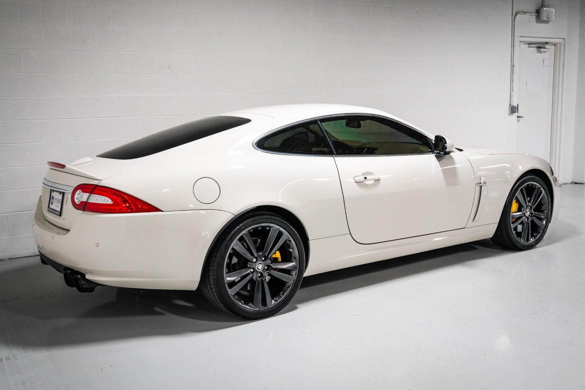 Used 2010 Jaguar XK Coupe RWD image 3