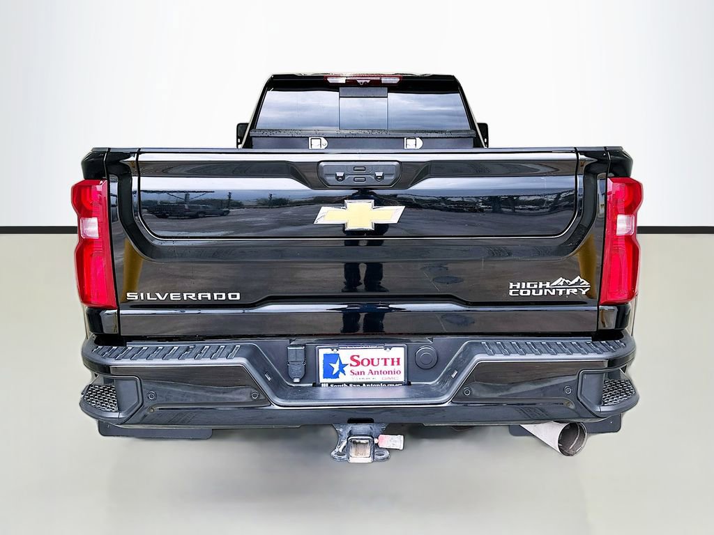 Used 2024 Chevrolet Silverado 3500 High Country w/ High Country Premium Package image 6