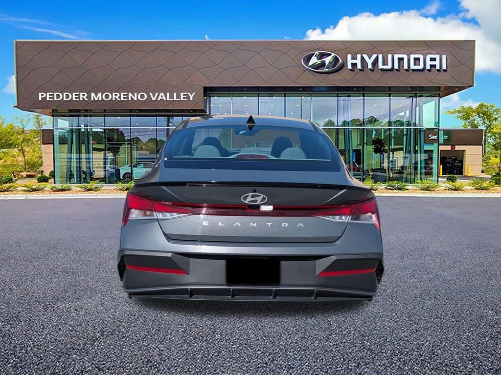 Certified 2025 Hyundai Elantra Sport image 4