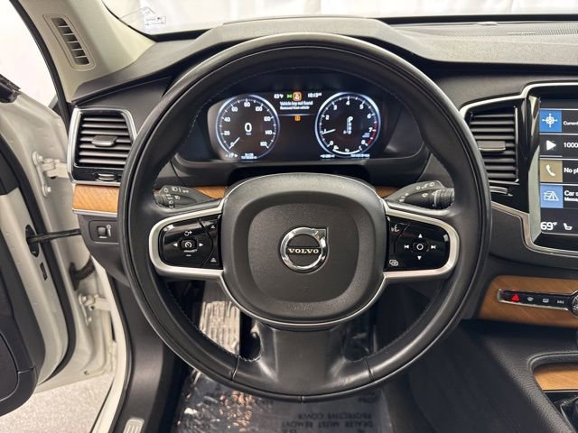 Used 2022 Volvo XC90 T6 Momentum w/ Advanced Package image 16
