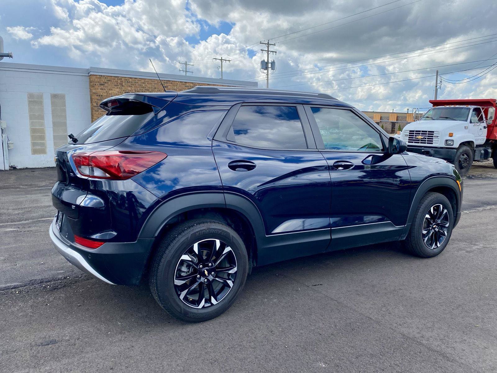 Used 2021 Chevrolet TrailBlazer LT w/ Convenience Package FWD image 6