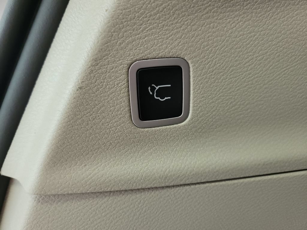 Certified 2023 Chrysler Pacifica Touring-L FWD image 14