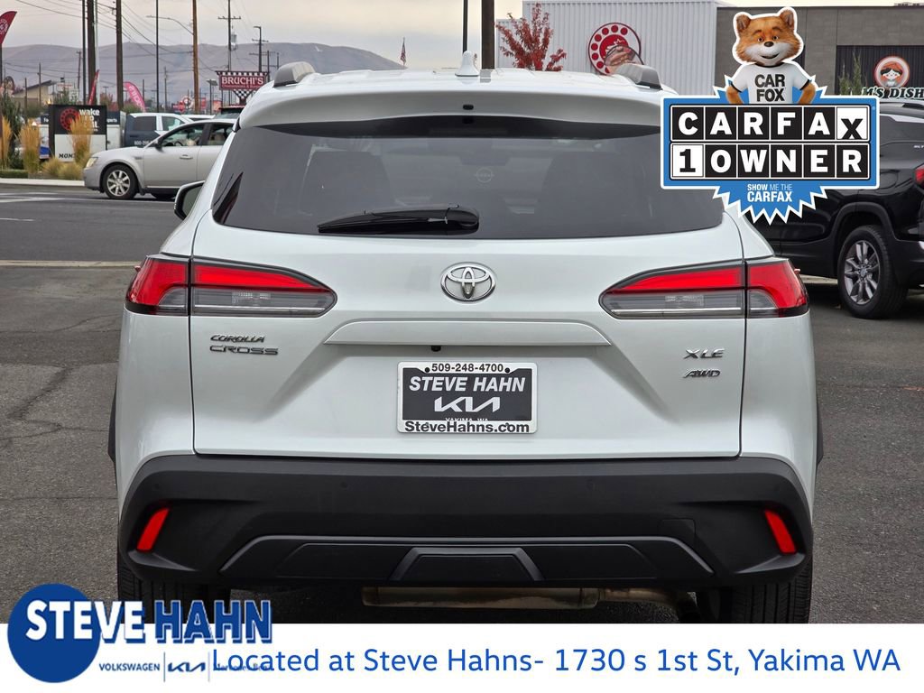 Used 2024 Toyota Corolla Cross XLE w/ Convenience Package image 4