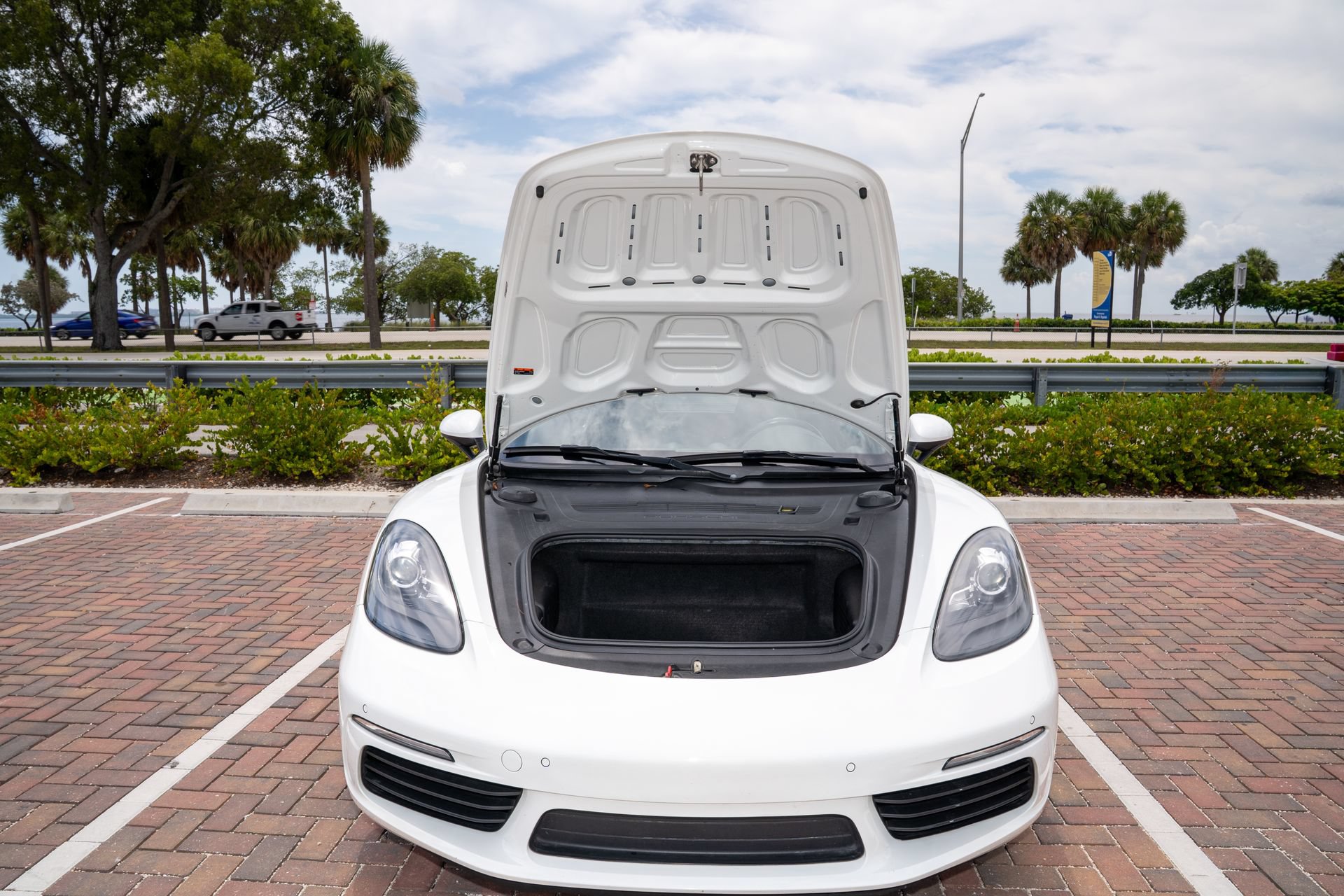 Used 2018 Porsche 718 Cayman RWD image 32